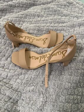 Sam Edelman Nude/Tan Open-Toe Low Heel Sandals